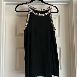 Cut out shoulders size medium top